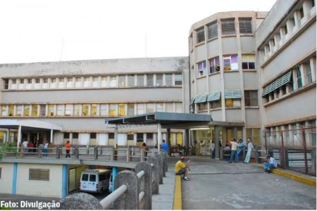 Motorista sofre ferimentos graves apÃ³s briga de trÃ¢nsito em MarÃ­lia