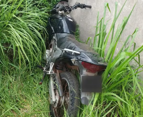 Polícia Militar apreende motocicleta que havia sido furtada no prédio da Prefeitura, em Presidente Venceslau