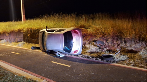Motorista sem CNH é detido por embriaguez após capotamento de veículo em Tupã