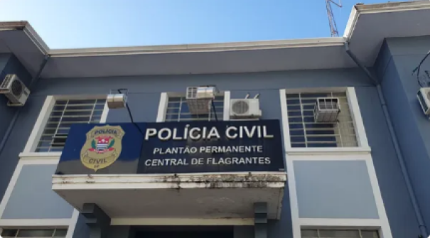 Ao discutir pela chave da motocicleta, rapaz é preso por agredir a mãe com socos em Presidente Prudente