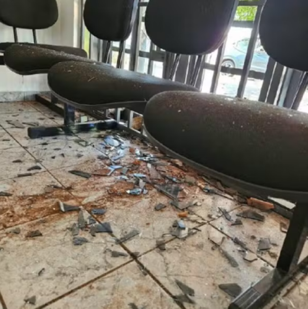 Após prisão de marido, mulher danifica instalações de batalhão da Polícia Militar e acaba presa em Ouro Verde