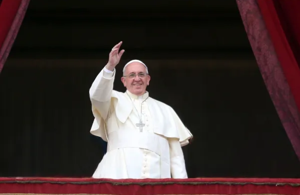 Em situação crítica, Papa Francisco tem boa noite de sono, diz Vaticano