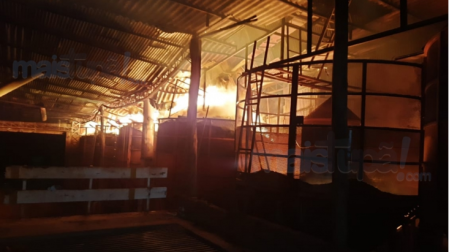 Corpo de Bombeiros de TupÃ£ combate incÃªndio em silos de amendoim em Quintana