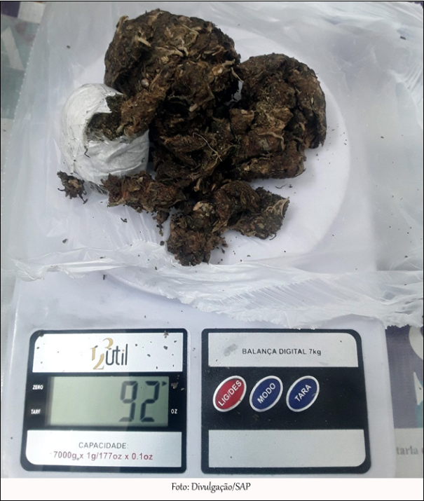 Esposa de detento é flagrada com maconha ao tentar entrar na Penitenciária de Pacaembu