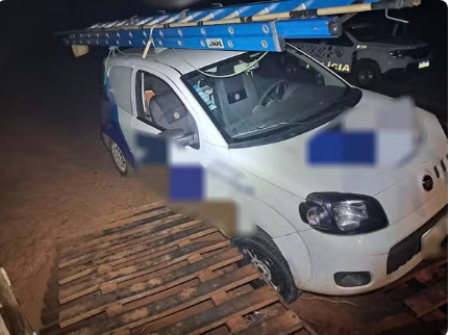 Jovem Ã© preso apÃ³s se envolver em acidente de trÃ¢nsito com veÃ­culo furtado de empresa provedora de internet, em Ouro Verde