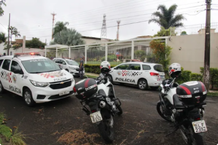 Criminosos levam joias e dinheiro durante assalto a casa de ex-deputado estadual em MarÃ­lia