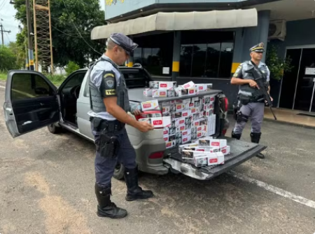 Com carga de cigarros contrabandeados avaliada em quase R$ 38 mil, motorista Ã© preso em flagrante em ParapuÃ£