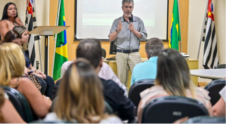 Governo de SP se reÃºne com municÃ­pios da Baixada Santista para suporte aos casos de gastroenterite
