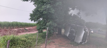 CrianÃ§a de 6 anos morre apÃ³s acidente na SP-294, em JunqueirÃ³polis