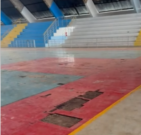 VocÃª RepÃ³rter: VÃ­deos de internautas mostram situaÃ§Ã£o do Conjunto Esportivo Jubileu de Ouro em Osvaldo Cruz 