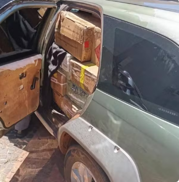 Ao transportar produtos contrabandeados em veículos, trio é preso em Santa Mercedes