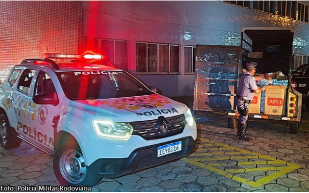 Jovem de 28 anos é preso transportando 30.000 mil maços contrabandeados
