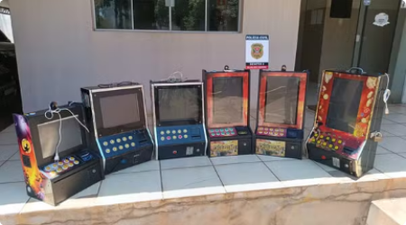 OperaÃ§Ã£o Stop Game apreende mÃ¡quinas caÃ§a-nÃ­queis em bar, em Panorama