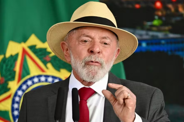Lula reúne ministros para debater decisão da Meta e regulação das redes nesta sexta