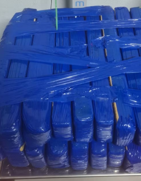 Ao tentar fugir apÃ³s pegar sacola plÃ¡stica com droga, motorista Ã© preso com mais de 200kg de maconha, em Presidente Prudente