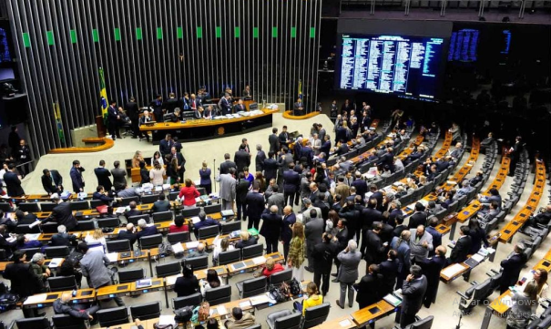Vida do governo no Congresso vai ficar muito difícil após veto presidencial, dizem aliados de Motta