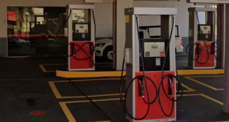 Ao derramar combustÃ­vel durante abastecimento de veÃ­culo, frentista sofre crime de injÃºria racial: âVocÃª nÃ£o Ã© alemÃ£o, vocÃª Ã© pretoâ