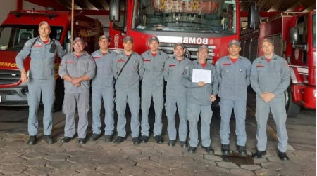 Cabo Campos do Corpo de Bombeiros Ã© homenageado por salvar recÃ©m-nascido engasgado em TupÃ£