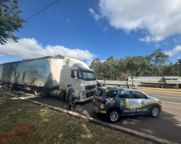 Fiscalização intercepta em Pres. Prudente carreta com mais de 50 fugas de pedágios em rodovias