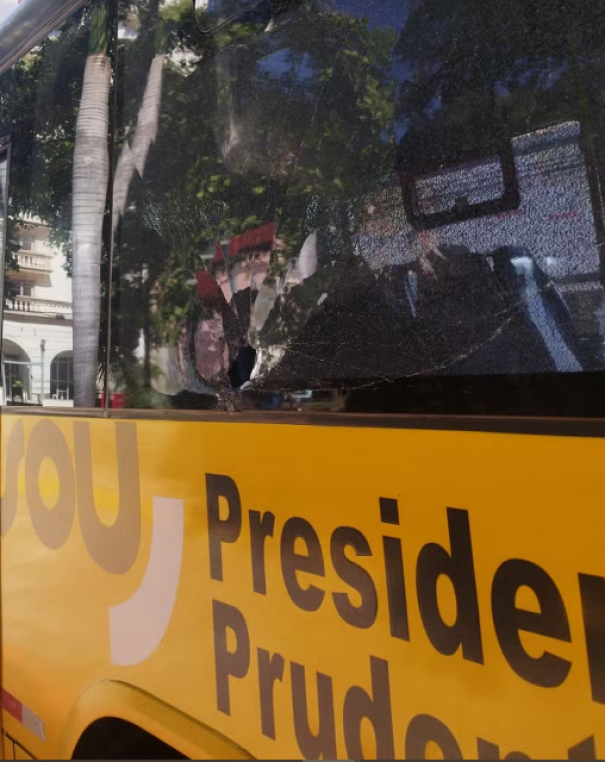 Homem é preso em flagrante após apedrejar ônibus do transporte coletivo urbano no Centro de Presidente Prudente
