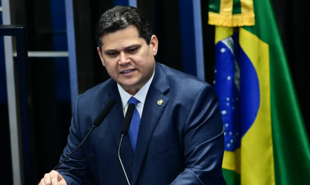 Congresso nÃ£o admite ingerÃªncia em Poderes do Brasil, diz Alcolumbre