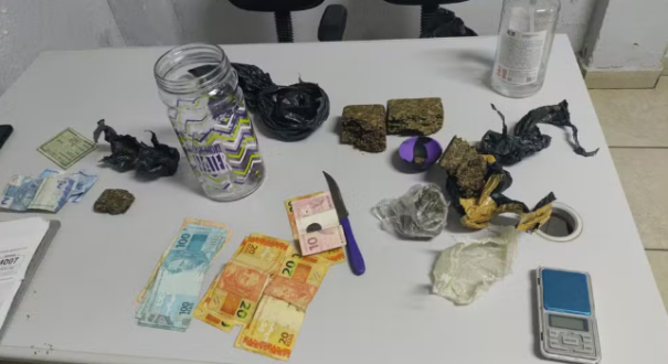 Com porções de maconha no bolso da bermuda, jovem é preso em flagrante em Presidente Prudente