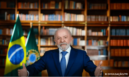 Em pronunciamento, Lula diz que tarifaÃ§o Ã© 