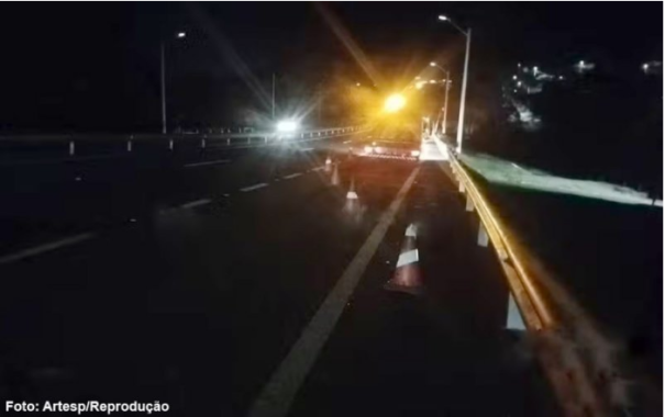 Motorista encontra corpo de idoso atropelado na SP-294 em Oriente (SP)