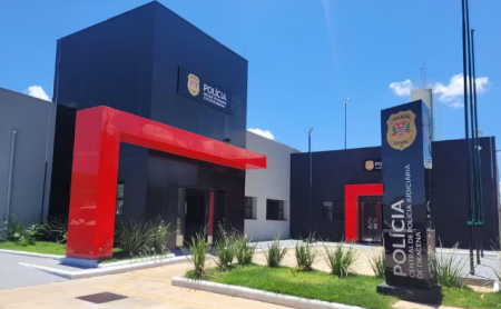 Homem Ã© preso apÃ³s ameÃ§ar atear fogo na residÃªncia da mÃ£e, em PaulicÃ©ia