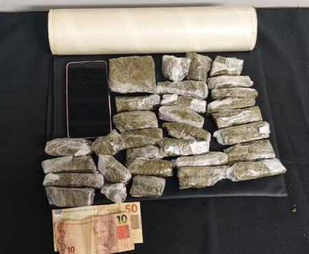 Ao ser visto da janela do quarto, rapaz Ã© preso por trÃ¡fico de droga em Presidente Prudente