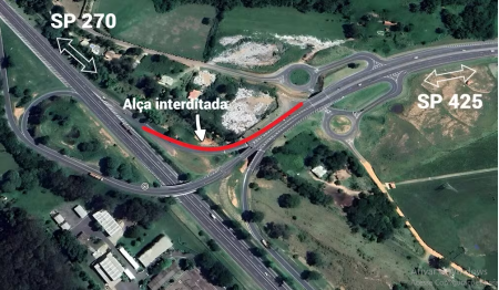 Obras interditam alÃ§a de acesso que conecta rodovias Assis Chateaubriand e Raposo Tavares, em Presidente Prudente