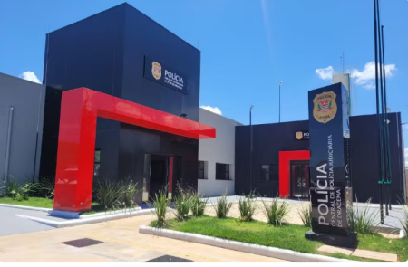 Homem Ã© preso apÃ³s chutar nas costas esposa grÃ¡vida de quatro meses, em Tupi Paulista