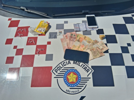 Homem Ã© detido por suspeita de trÃ¡fico de drogas na Vila Santa Helena, em Osvaldo Cruz