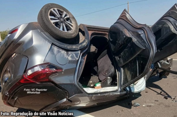 Acidente na SP-294 deixa ocupantes de carros feridos