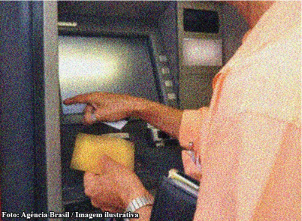 Idoso de 75 anos é enganado por dupla e perde mais de R$ 13 mil em golpe bancário