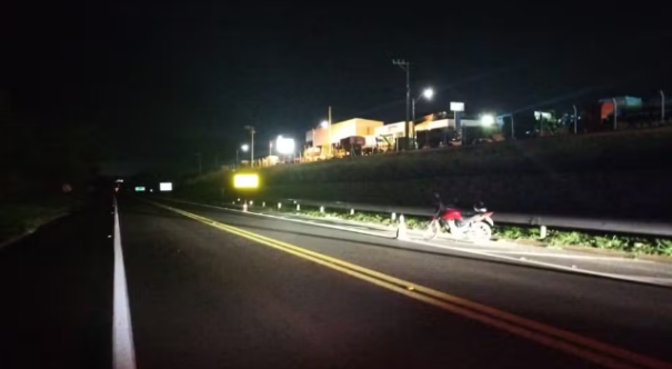 Pedestre morre após ser atropelado por motocicleta na Rodovia Comandante João Ribeiro de Barros, em Osvaldo Cruz