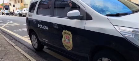 MÃ©dica Ã© acordada e rendida por dupla de ladrÃµes que invadiu casa em MarÃ­lia