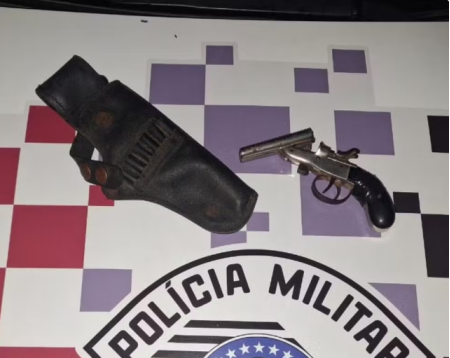 ApÃ³s desentendimento familiar, arma de fogo Ã© apreendida em Presidente EpitÃ¡cio