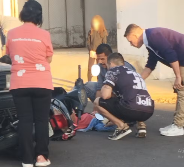 Motociclista gestante fica ferida após colidir com carro em cruzamento, em Dracena