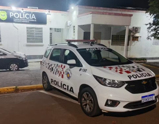 Após quebrar portão e janela, homem é preso por ameaçar e invadir casa de ex-mulher, em Presidente Venceslau
