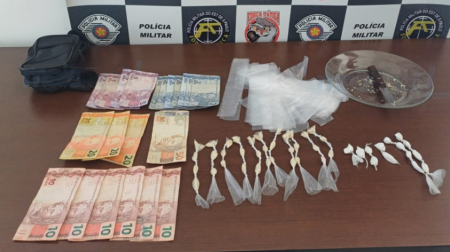 ForÃ§a TÃ¡tica prende homem por trÃ¡fico de drogas em residÃªncia na Zona Leste de TupÃ£