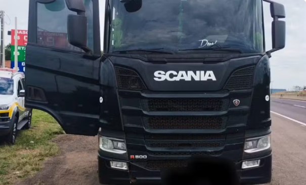 Homem furta bonés de restaurante e acaba preso após fugir em um caminhão, em Presidente Venceslau