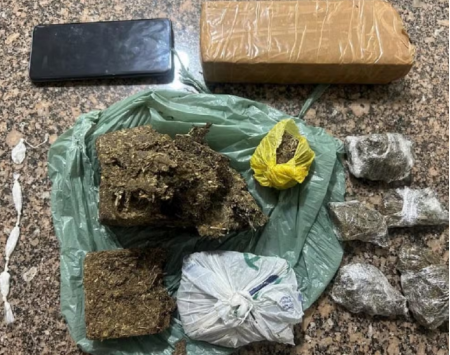 Ao ver viatura policial e correr, jovem de 22 anos acaba preso em flagrante por trÃ¡fico de droga em Santo AnastÃ¡cio