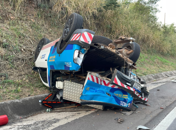 Acidente envolvendo viatura da concessionária Eixo-SP é registrado na SP-294 em Osvaldo Cruz