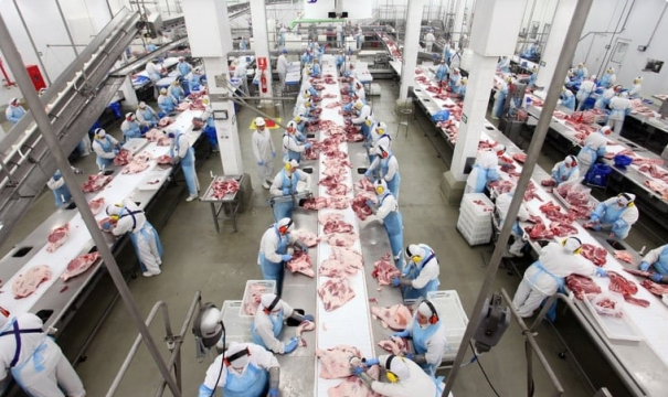 Indústria criou mais de 910 mil empregos em quatro anos, aponta IBGE