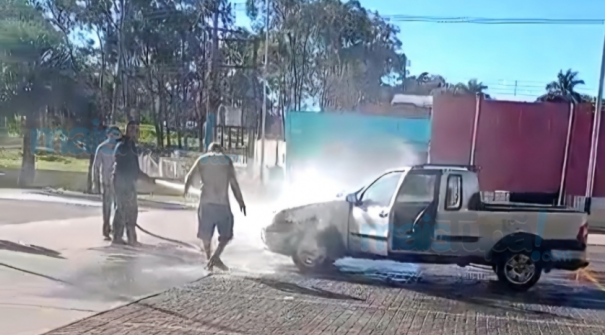 Policial militar em horário de folga controla incêndio em estacionamento de hipermercado em Tupã