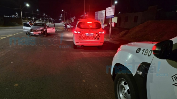 Três pessoas ficam feridas em colisão no Residencial Tupi, zona leste de Tupã