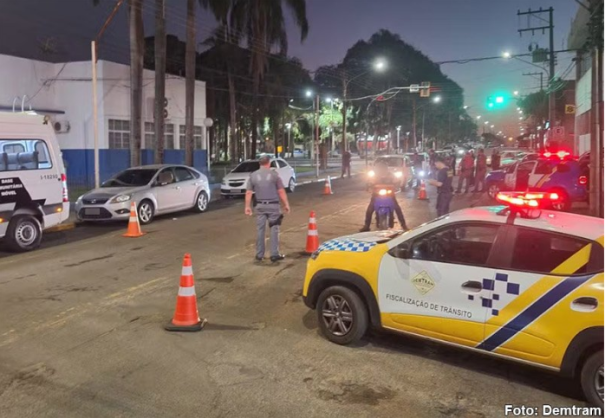 Em 3h de operação conjunta, fiscalização de trânsito aborda mais de 360 veículos em Martinópolis