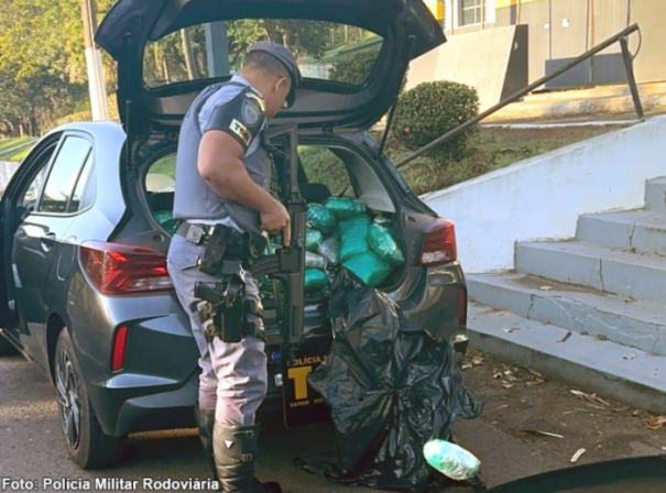 Motorista é preso com mais 70 quilos de drogas na SP-294, em Adamantina