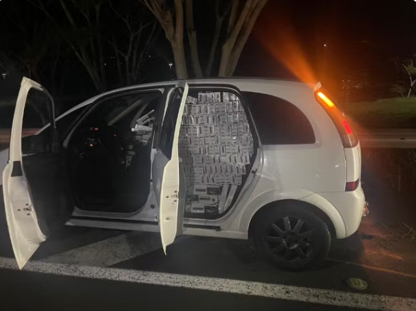 Fiscalização apreende 15 mil maços de cigarros estrangeiros em Santo Anastácio